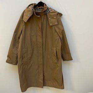 Women’s Burberry 3/4 Length Raincoat with Zip off hood